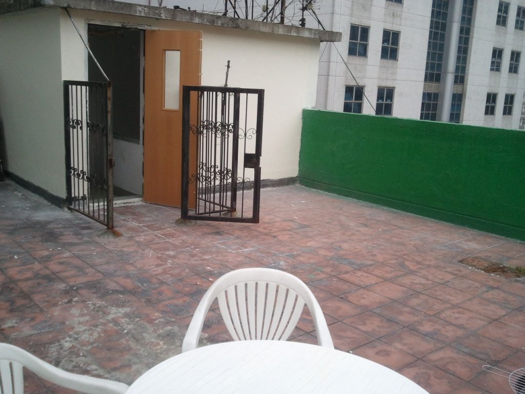 1000 sq.ft ROOFTOP !!!  near MTR --- Yaumatei ROOM available today !!! - 旺角/油麻地 - 房間 (合租／分租) - Homates 香港