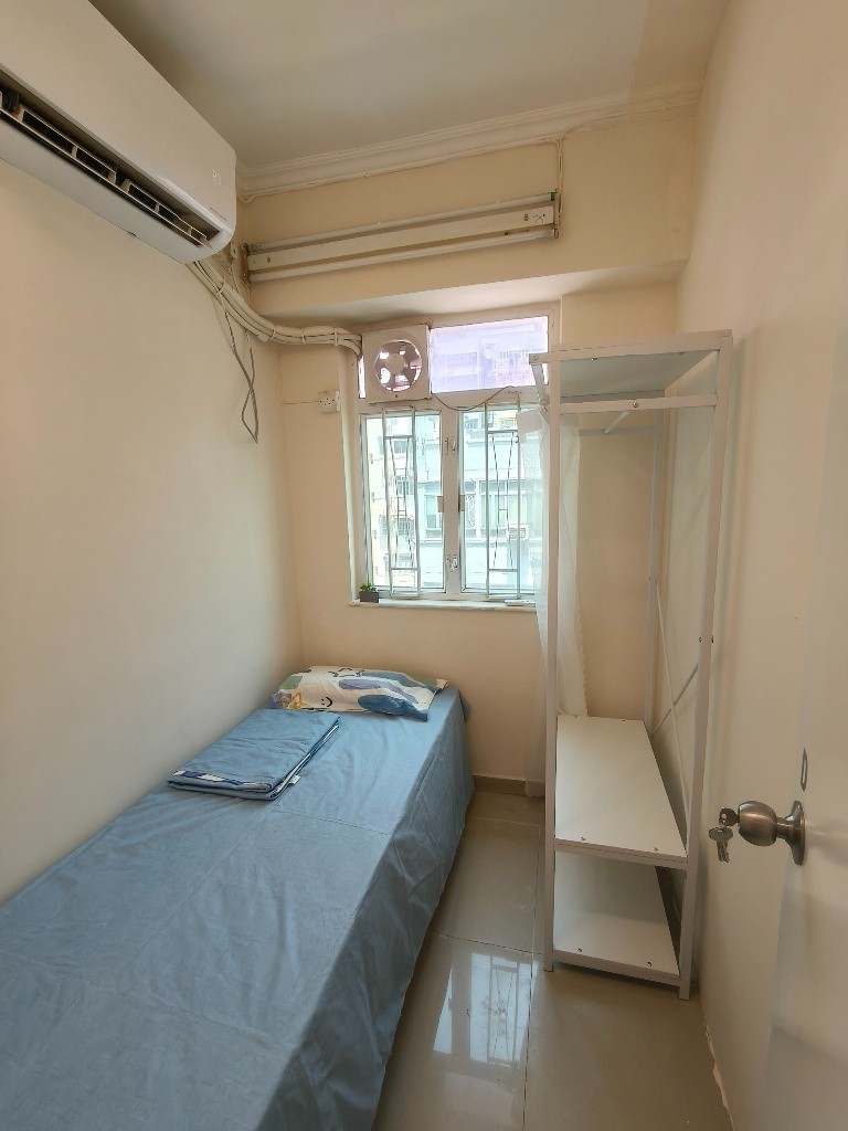 C039 Prince Edward Female Coliving near MTR - Prince Edward - Bedroom - Homates Hong Kong