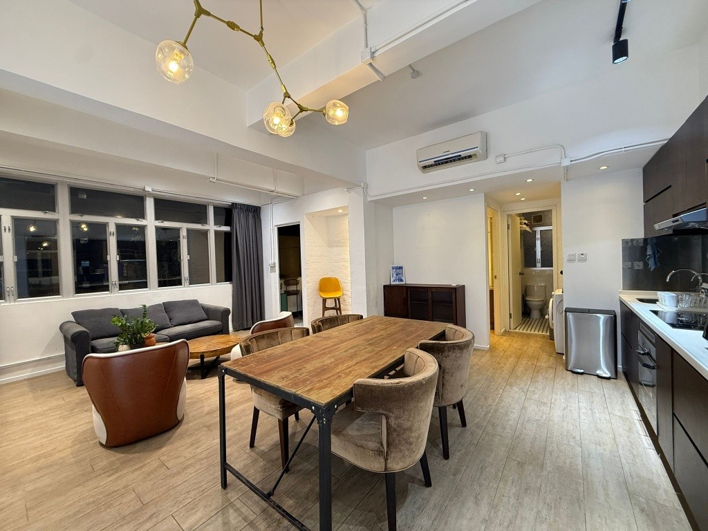 坐享半山扶手梯便利，只需轻松步行10多分钟 - 西半山 - 住宅 (整間出租) - Homates 香港