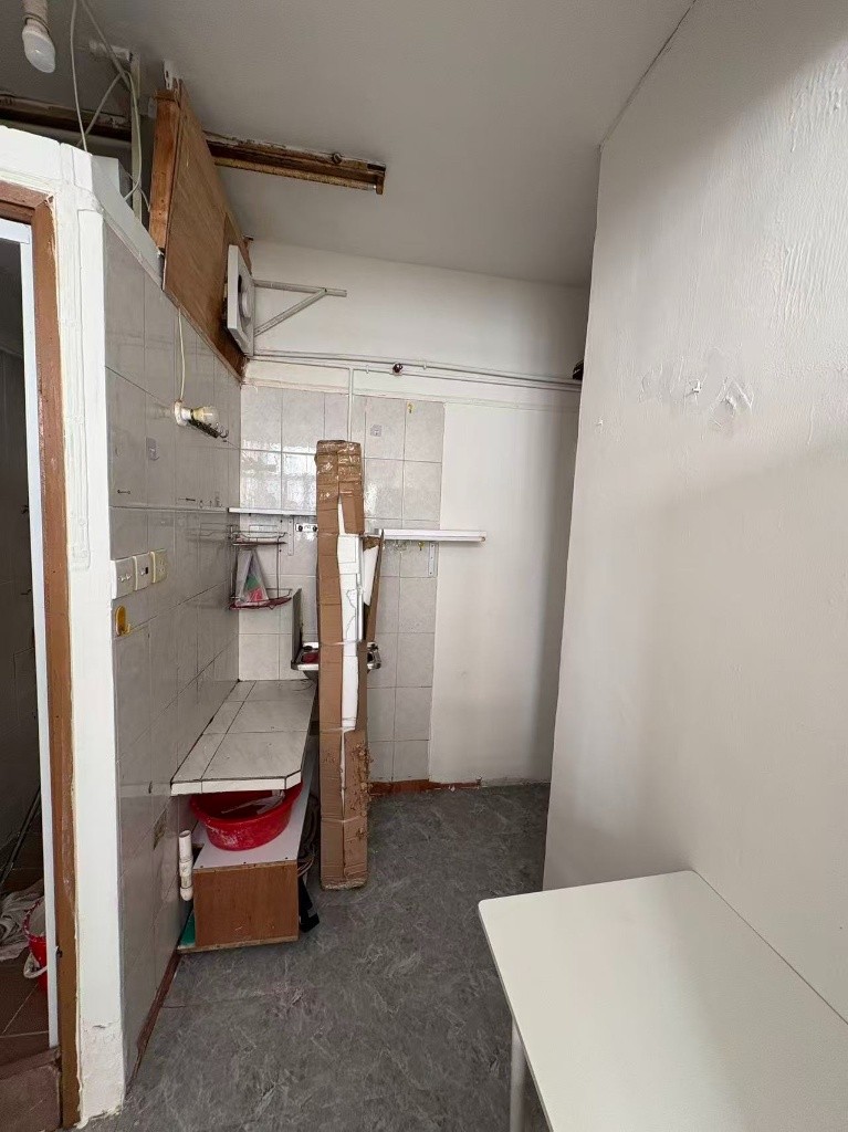 LB24 188C4   No lift buiding at sham Shui Po - 深水埗 - 房間 (合租／分租) - Homates 香港