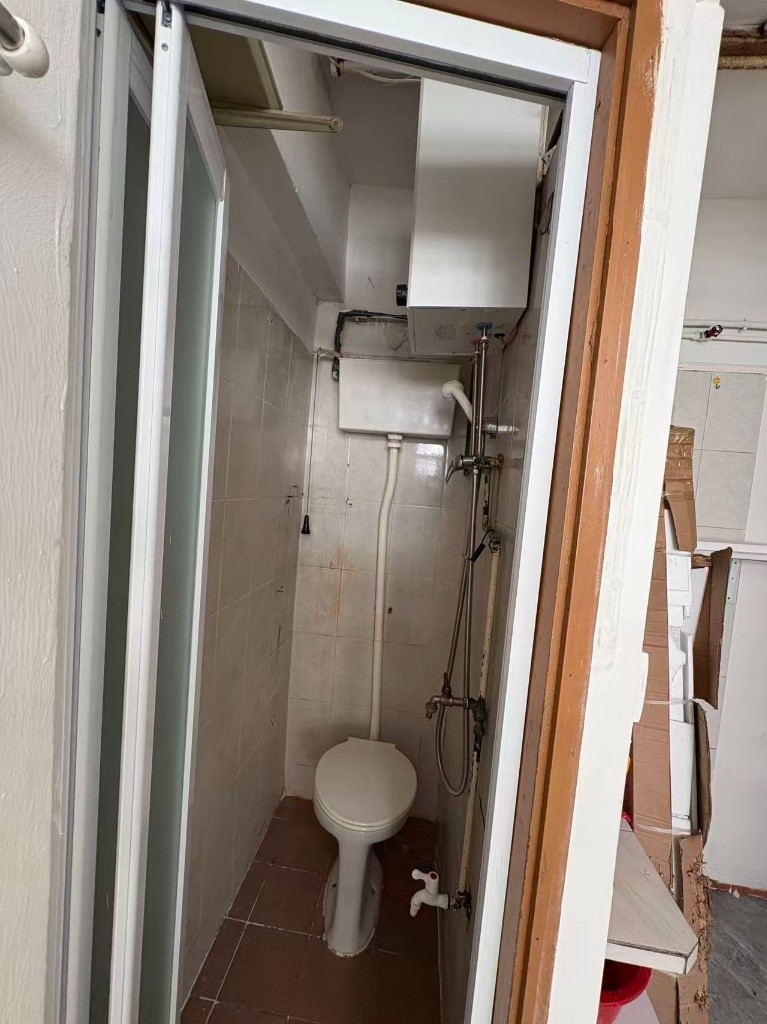 LB24 188C4   No lift buiding at sham Shui Po - 深水埗 - 房間 (合租／分租) - Homates 香港