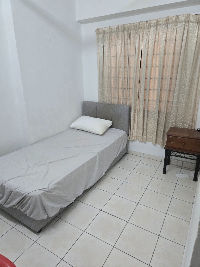 Vista komanwel c room for rent student -  - 房間 (合租／分租) - Homates 馬來西亞