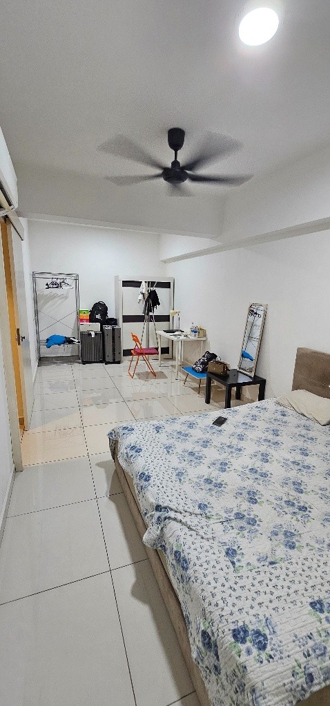 Roommate Wanted – Huge Studio Apartment Share at Avenue D'Vogue (Petaling Jaya) -  - Flat - Homates Malaysia