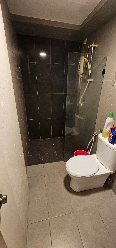 Roommate Wanted – Huge Studio Apartment Share at Avenue D'Vogue (Petaling Jaya) -  - Flat - Homates Malaysia