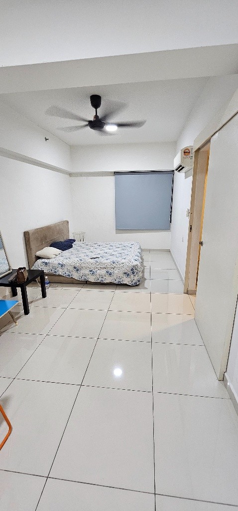 Roommate Wanted – Huge Studio Apartment Share at Avenue D'Vogue (Petaling Jaya) -  - Flat - Homates Malaysia