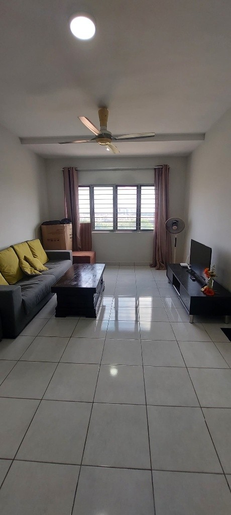 MIDDLE ROOM FOR RENT -  - Bedroom - Homates Malaysia