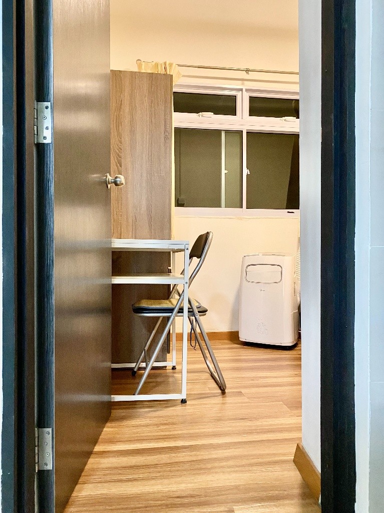 $680 aircon single ladies. Available 8 Feb. No agent fee. Contact owner for viewing. - Hougang - Bedroom - Homates Singapore