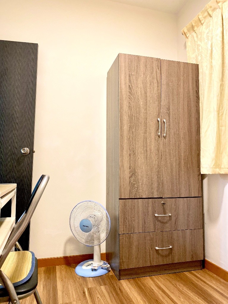 $680 aircon single ladies. Available 8 Feb. No agent fee. Contact owner for viewing. - Hougang - Bedroom - Homates Singapore