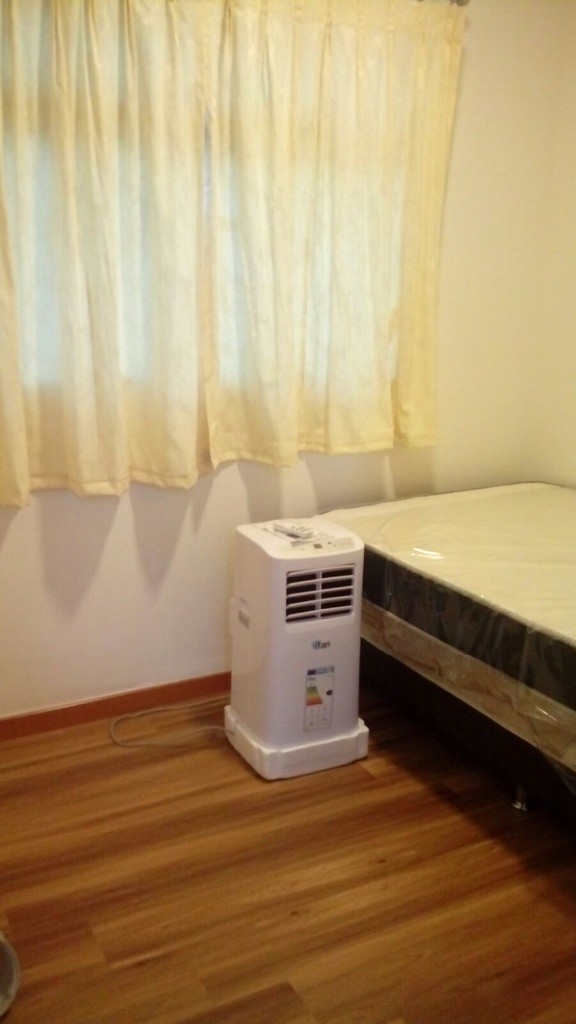 $680 aircon single ladies. Available 8 Feb. No agent fee. Contact owner for viewing. - Hougang - Bedroom - Homates Singapore
