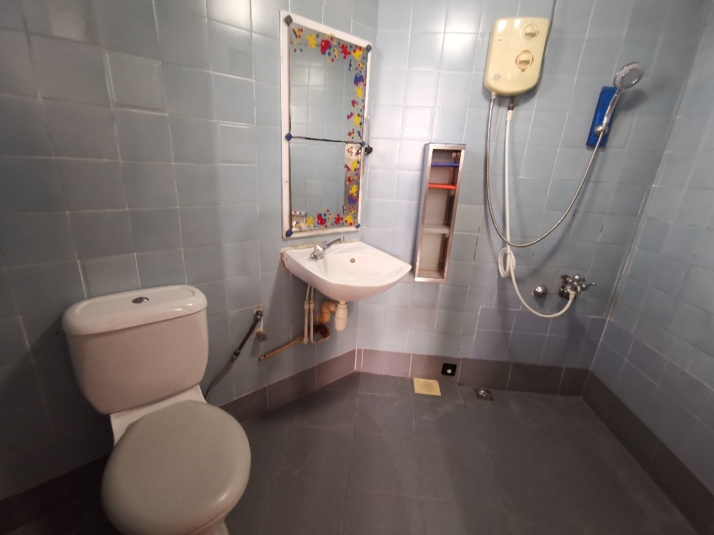 Jurong East MRT / Toh Guan MRT / Chinese Garden MRT/ Common Room / 2 Dec Available / No Agent Fee - Jurong East - Bedroom - Homates Singapore