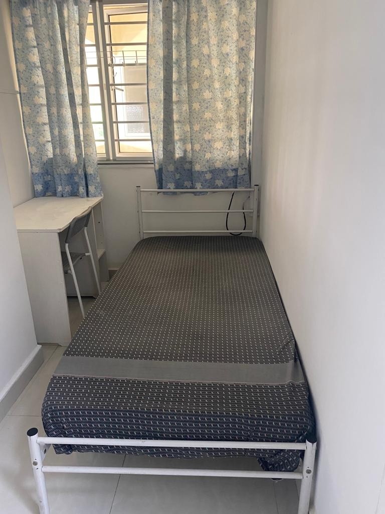 Near Boon Lay/ Jurong East/ Clementi/ Lakeside MRT/ Single Room/ Available Immediate/ No Agent Fee - Jurong East - Bedroom - Homates Singapore