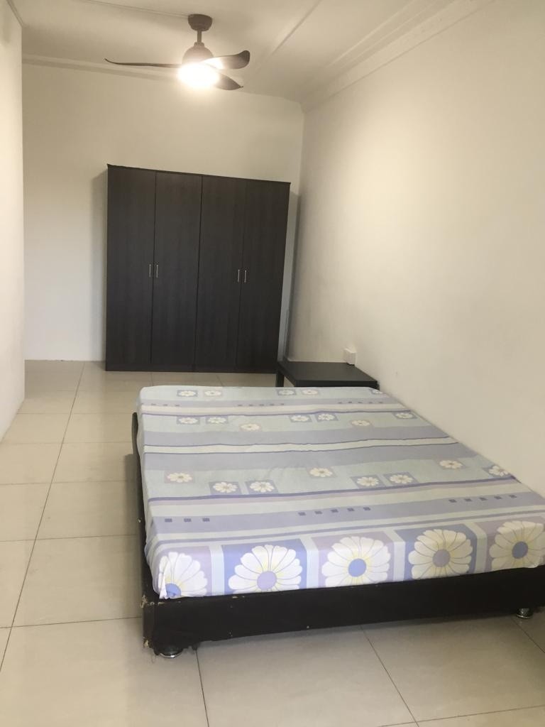 Near Boon Lay/ Jurong East/ Clementi/ Lakeside MRT/ Single Room/ Available Immediate/ No Agent Fee - Jurong East - Bedroom - Homates Singapore