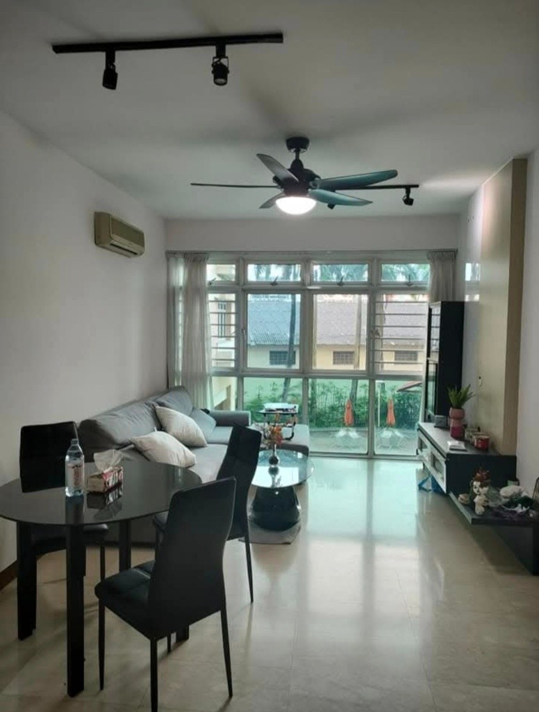 Huge Master Room in Condo in Central Location avail now - Toa Payoh 大巴窑 - 独立套房 - Homates 新加坡