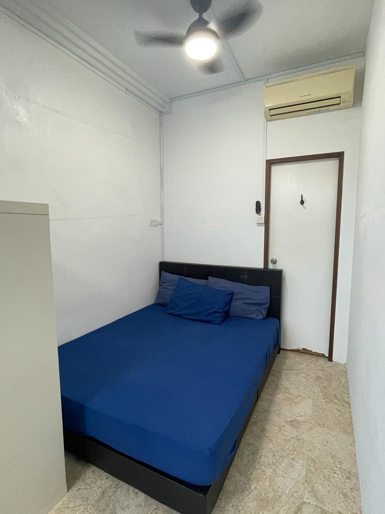 Room for rent / Chinesee Gardern, Jurong West, Boon Lay / Common room / 1pax stay / Available April 29 - Jurong East - Bedroom - Homates Singapore