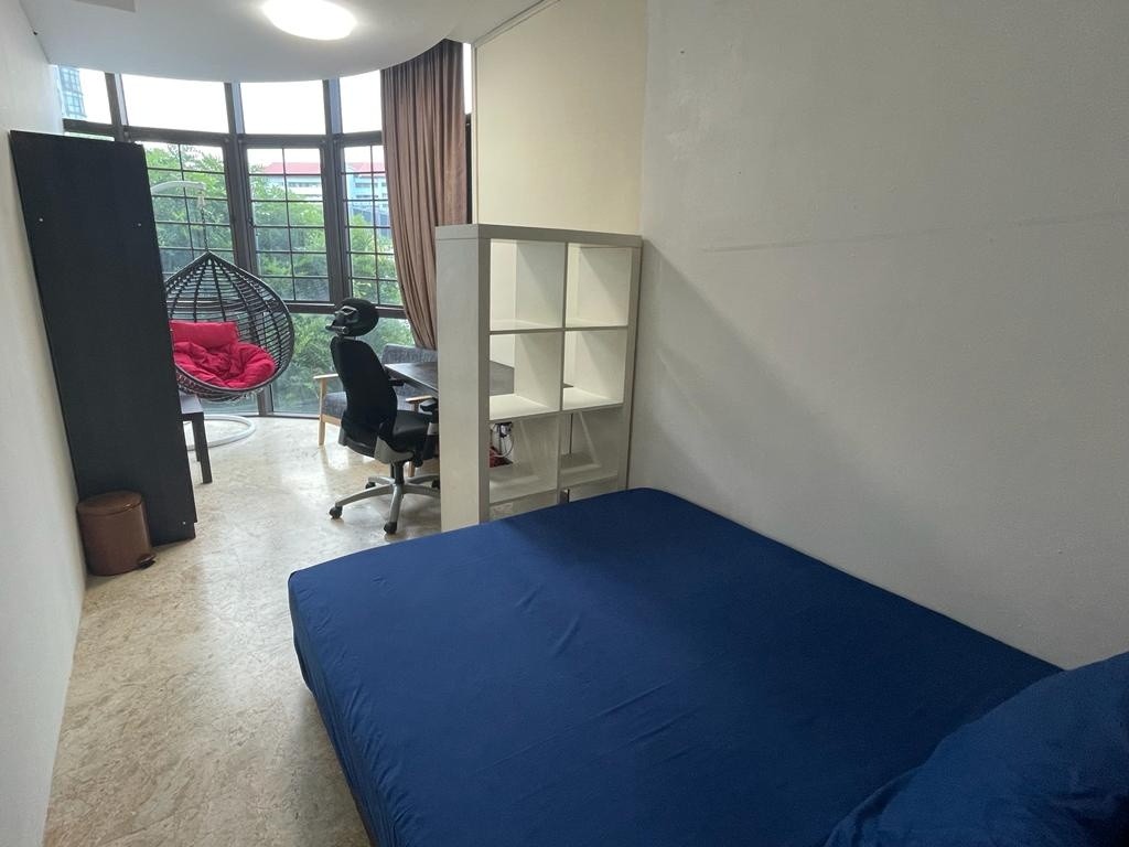 Room for rent / Chinesee Gardern, Jurong West, Boon Lay / Common room / 1pax stay / Available April 29 - Jurong East - Bedroom - Homates Singapore