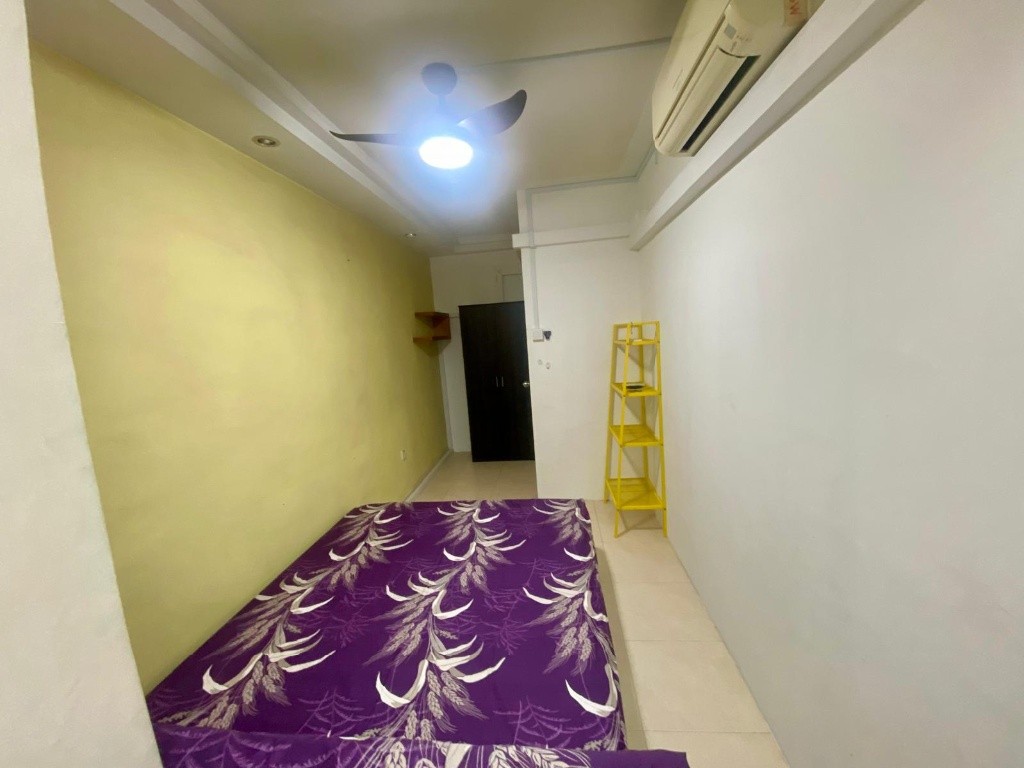 Room for rent/ Near Clementi, Dover MRT/ For 1-2 pax/ Available Immediately - Clementi - Bedroom - Homates Singapore