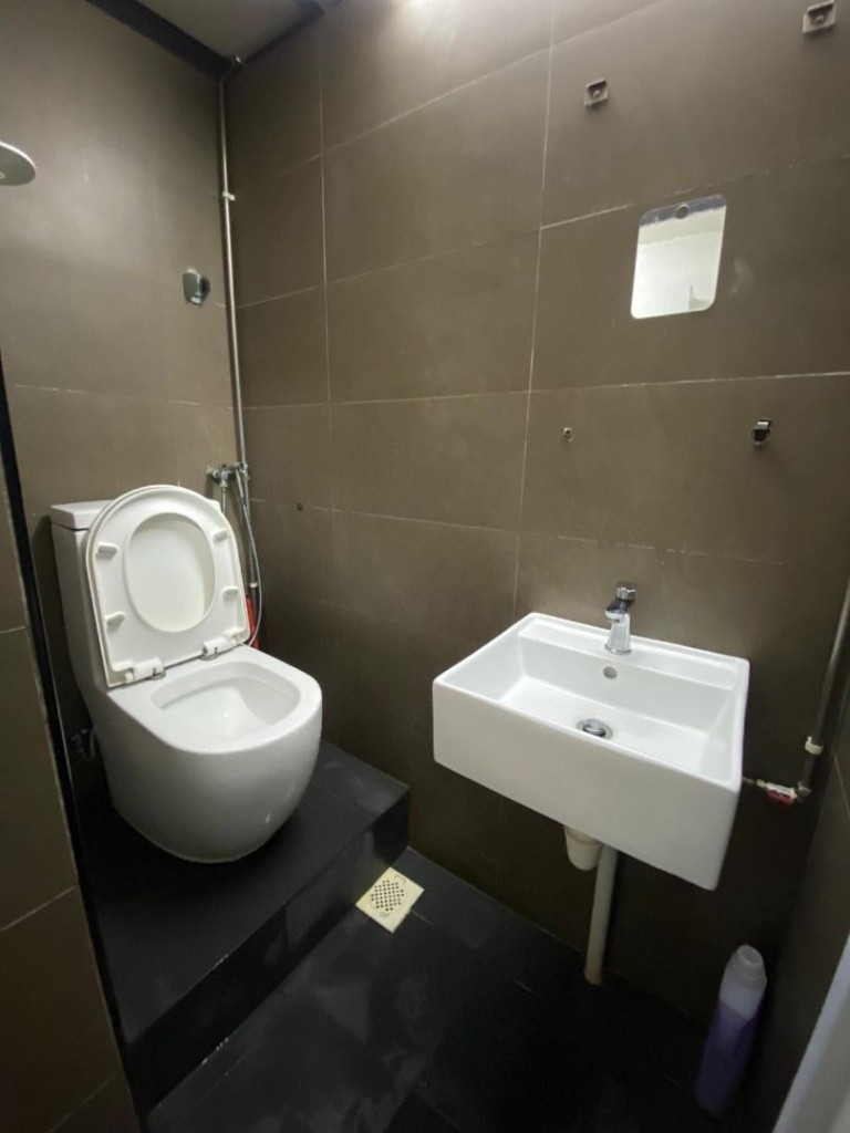 Room For Rent/ EAST GROVE / Common Room/ 1-2 pax stay/ Available JUNE 30 - Marine Parade 马林百列 - 分租房间 - Homates 新加坡