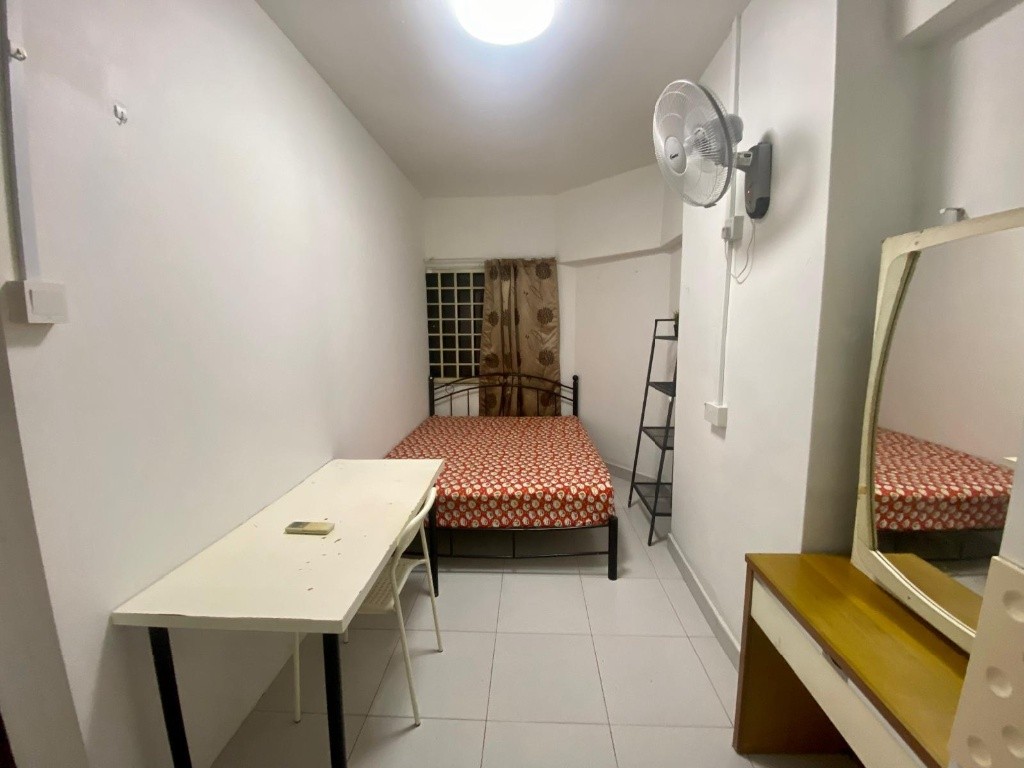 Room for rent / BUGIS / Common room / 1pax stay / Available 1 Nov	 - Bugis - Bedroom - Homates Singapore