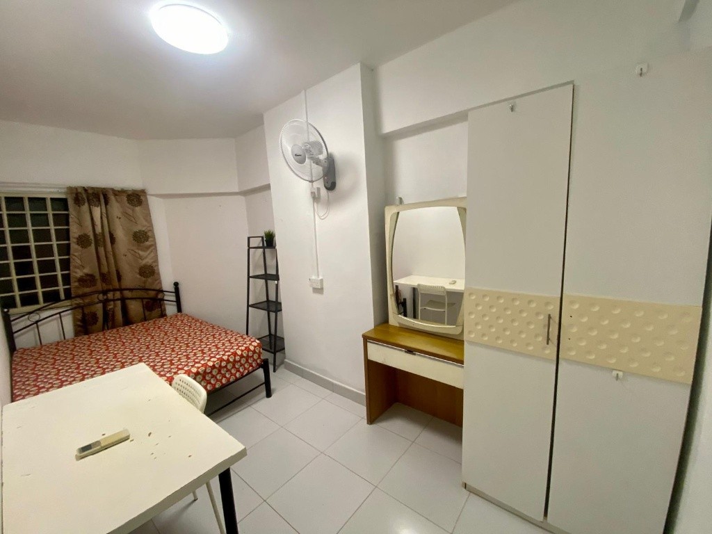 Room for rent / BUGIS / Common room / 1pax stay / Available 1 Nov	 - Bugis - Bedroom - Homates Singapore