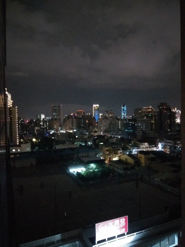 台中市 北區 獨立門牌 台水電 電梯大樓  位於14樓 權狀10坪 有獨立陽台通風採光好 獨曬獨洗 不會淋雨  - 北區 - 獨立套房 - Homates 台灣