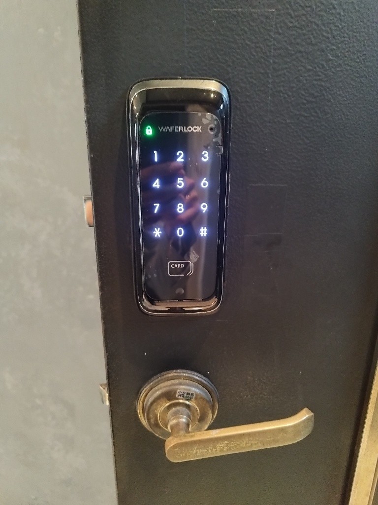 台中市 北區 獨立門牌 台水電 電梯大樓  位於14樓 權狀10坪 有獨立陽台通風採光好 獨曬獨洗 不會淋雨  - 北區 - 獨立套房 - Homates 台灣