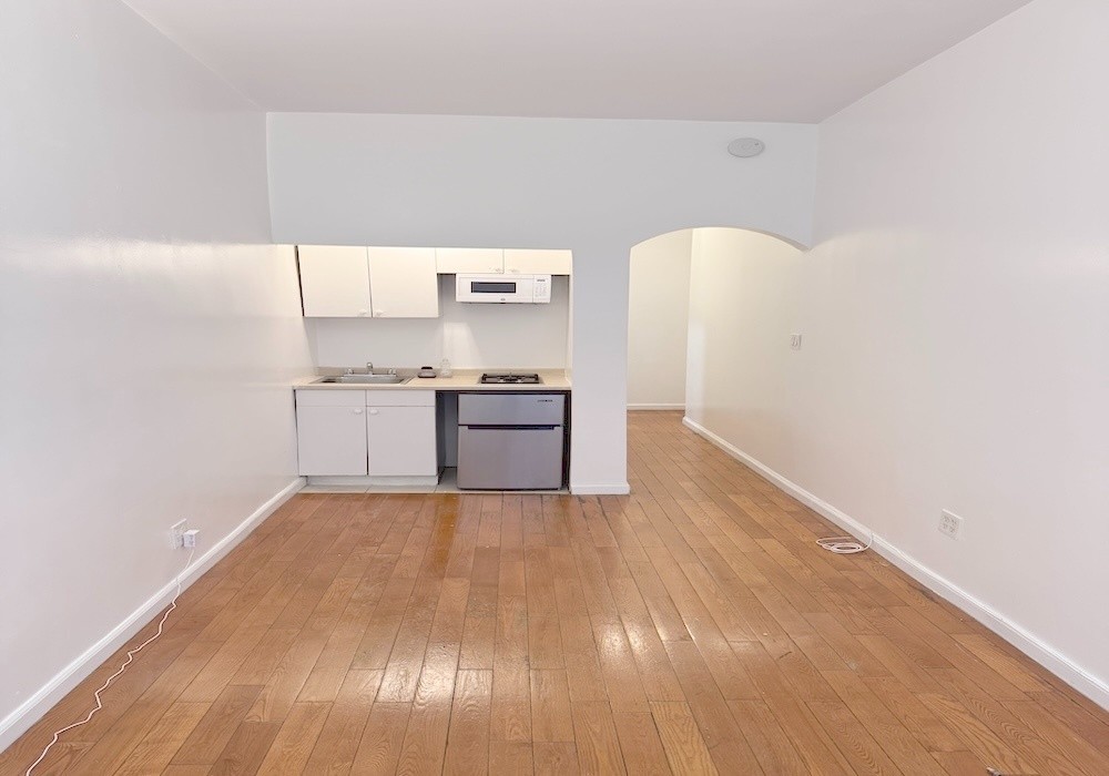 纽约曼哈顿中城整套 Studio 统舱出租 — $2,500/月 -  - 整套出租 - Homates 美国